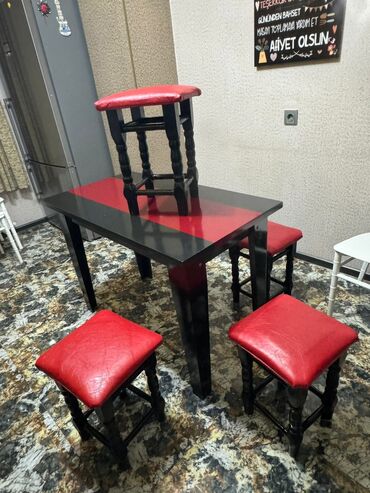 Çarpayılar: Metbex stol stul 120 azn yaxsi veziyyetde unvan masazır afet777 🩷
7886
