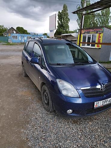 Toyota Corolla Verso: 2003 г., 1.6 л, Механика, Бензин, Минивэн — 1