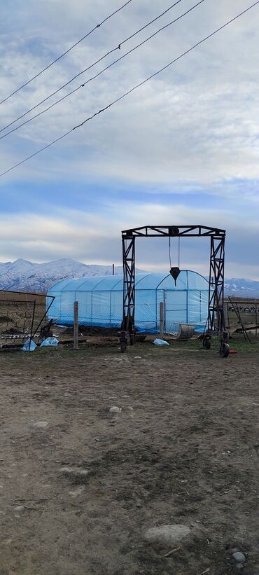 Теплицы: Прочный каркас для теплицы из металла. Конструкция состоит из арок — 6