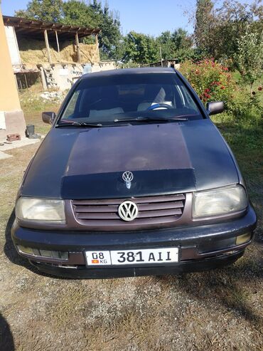 Volkswagen: Volkswagen Vento: 1998 г., 1.8 л, Механика, Бензин, Седан