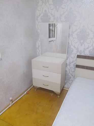 güzgülü kamod: Yeni, Güzgülü — 1