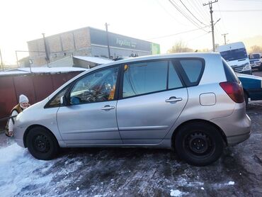 Toyota: Toyota Corolla Verso: 2004 г., 2 л, Механика, Дизель, Хэтчбэк