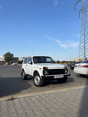 niva oturacaqlar: LADA Niva ağ rəngdə! (Satılmır! Yalnız barter olunur!!) maşının tək — 2