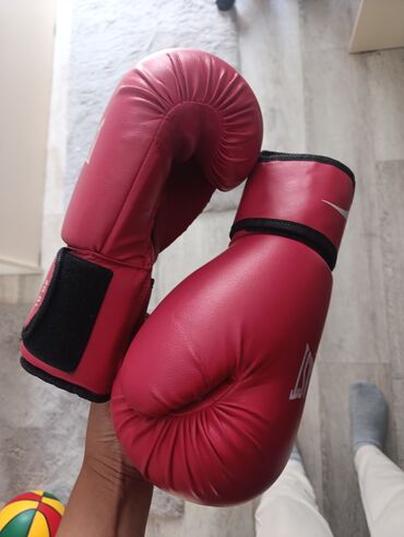 спортивные трусы: Боксерские перчатки Everlast, 10 oz - Цвет: красный с черными