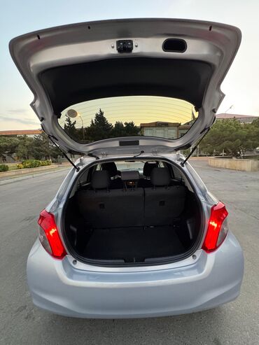 Toyota: Toyota Vitz: 1.3 l | 2012 il Hetçbek — 6