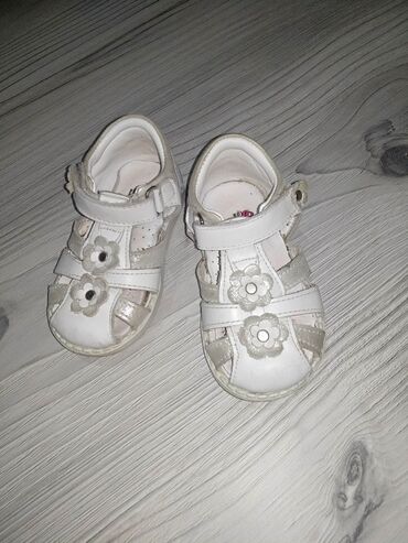 скидки на обувь бишкек: Прекрасные белые сандалии для девочки. Подойдут ко всему, аккуратные и