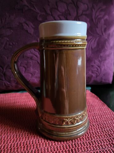 Stare vaze i dekor: Krigla nova Zajecar porcelan iz 60,70ih. Krigla,braon boja. sa — 1