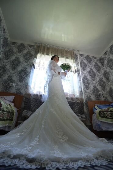 платье с белым воротником: Продается свадебное платье состояиние10/10 есть ещё одно так же