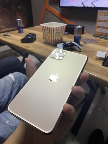 Apple iPhone: IPhone 11 Pro Max, 64 GB, Matte Gold, Face ID, Simsiz şarj