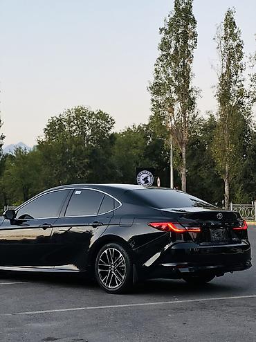 тирактир 80: Toyota Camry: 2024 г., 2 л, Вариатор, Гибрид, Седан — 7