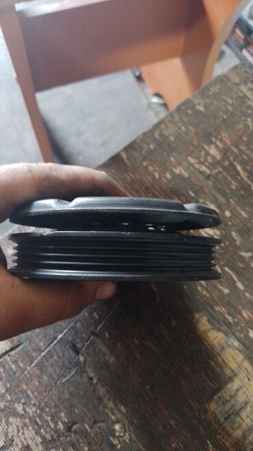 Şkivlər, roliklər: Avtomobil kondisionerinin muftası. Bu, kondisioner sisteminin bir — 9