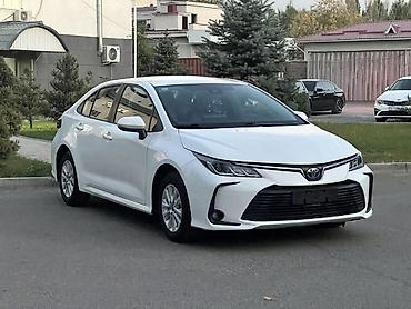 Toyota: Toyota Corolla: 2022 г., 1.8 л, Вариатор, Гибрид, Седан — 2