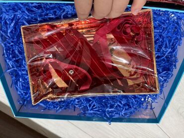 Xonçalar: Xonça və nişan dəsti - Zərif dekorlu xonça: güllü kompozisiya, muncuq — 16