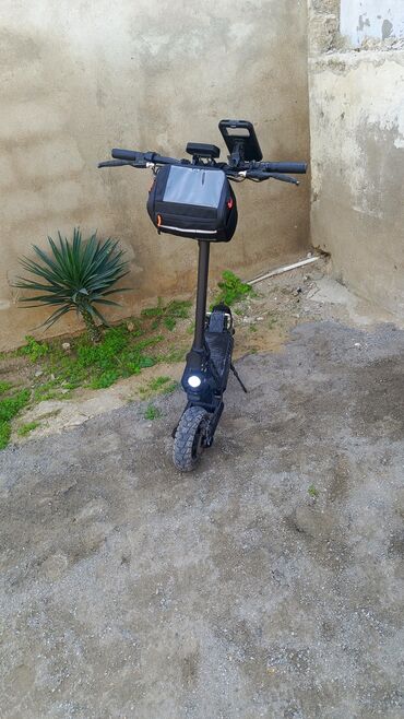 электрический самокат в баку: Elektrik skuter – off-road təkərlər və zəngin komplektasiya