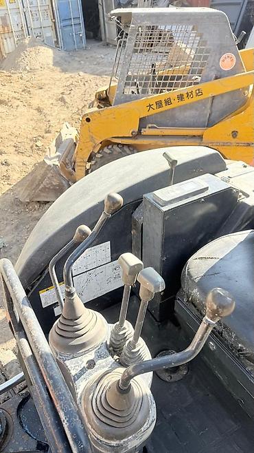 3 uzt: Экскаватор, Hitachi, 2005 г., Гусеничный — 5