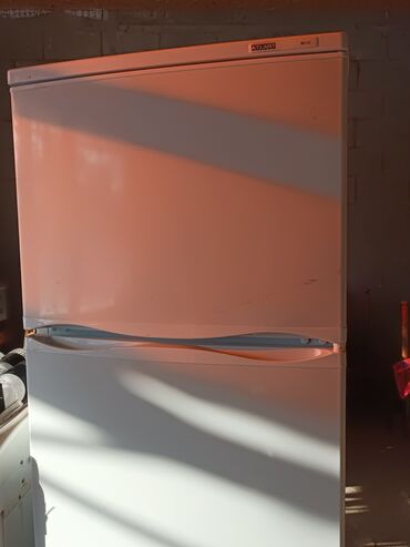 холодильник в караколе: Продаю холодильник и морозильник в нерабочем состоянии в городе