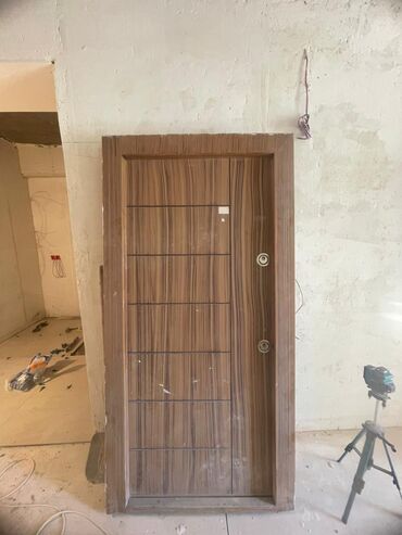 Soyuducular: Seyf qapi 205/100sm
180azn
Neftciler 0034 leli