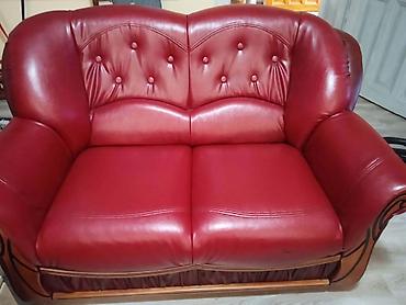 ugaone garniture u p: Garnitura za dnevnu sobu – kožni set u bordo/crvenoj boji - Sastav — 4