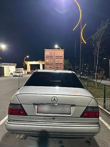 детский мопед на бензине: Mercedes-Benz W124: 1995 г., 4.2 л, Автомат, Бензин, Седан — 9