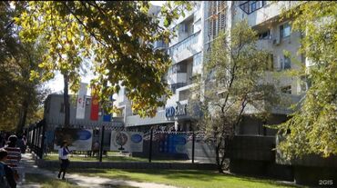 срочно продаю участок газ канализация есть: 1 комната, 43 м², Индивидуалка, 3 этаж, Старый ремонт