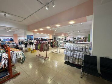 Mağazalar: Yasamalda yerləşən ümumi sahəsi 1550 kv,m olan,obyekt təmirli maqaza — 10