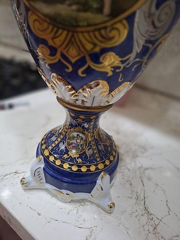 qara qartal sekilleri: Bir vaza, Farfor — 6