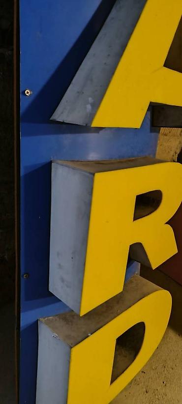 Рекламные щиты: Led işiqlardan ibaret LOMBARD yazısı satılır. Plasmas, alkapon ve — 4
