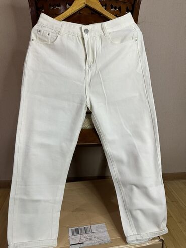 турецкая обувь из натуральной кожи: Белые джинсы из плотного денима. - Классический крой с прямой