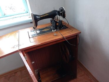 технолог швейного производства: Швейная машина Полуавтомат