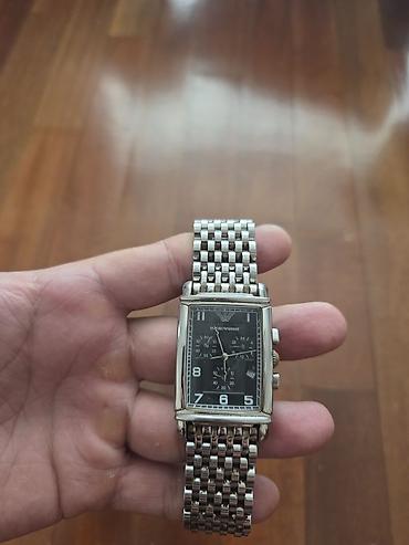 Aksesuarlar: Emporio Armani kişi qol saatı - Korpus: düzbucaqlı formalı, metal — 4