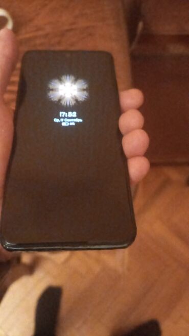 Samsung: Xiaomi note 10. Telefon yaxşı vəziyyətdədi. 15 AZN verilib qara Vinil
