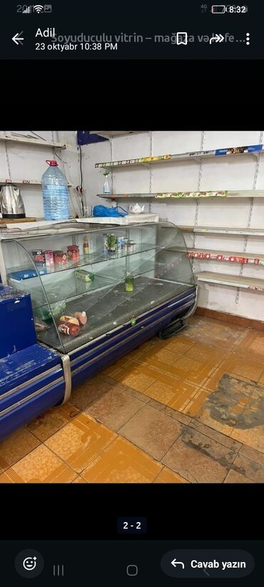 i̇şlənmiş soyuducular: Soyuduculu vitrin – mağaza və kafe üçün - Ön və üst hissəsi sərt