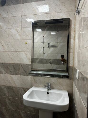 Uzunmüddətli kirayə mənzillər: Kirayə üçün tam mebellı 2 otaqlı mansard tipli mənzil. - Geniş qonaq — 10