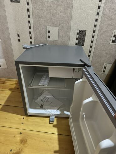 диспенсер для воды: Mini soyuducu – Silver brendi - Kompakt ölçülü masaüstü/mini soyuducu