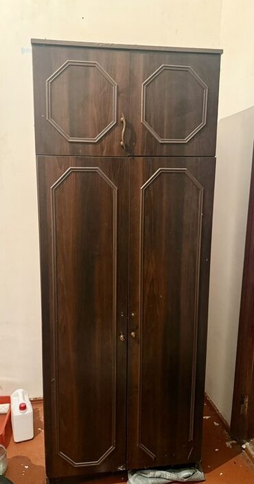 Ev üçün mebel: Açılan, 4 qapılı Düz dolab, Şifonyer