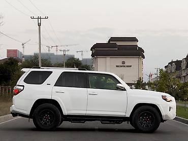 баги: Toyota 4Runner: 2023 г., 4 л, Автомат, Бензин, Внедорожник — 4