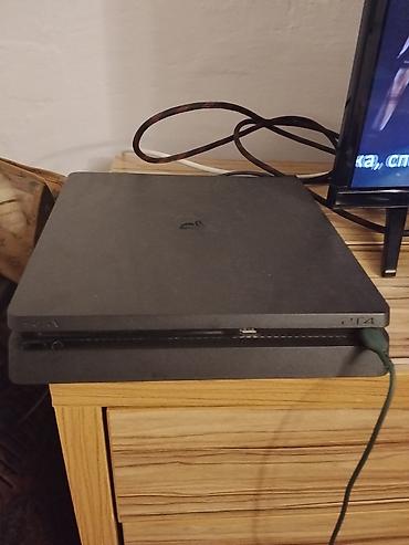 обмен на сони: Игровая приставка Sony PlayStation 4 Slim + два контроллера DualShock — 3