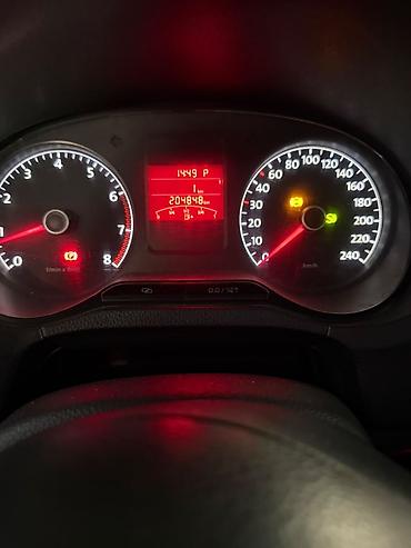 Volkswagen: Volkswagen Polo sedan – qara rəng Texniki xüsusiyyətlər və təchizat — 5