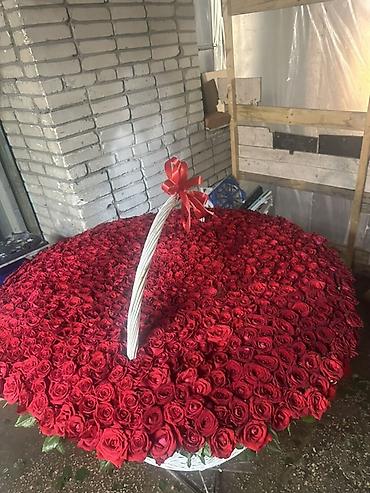 бесконечные розы: Огромная корзина из красных роз - Состав: сотни свежих красных роз — 3