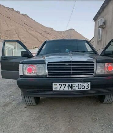 Çaydanlar: Ön tərəfində məşhur üçbucaqlı ulduz emblem ilə tanınan Mercedes-Benz
