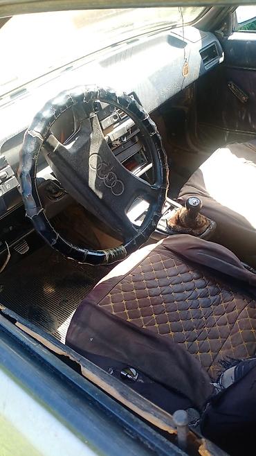Audi: Audi 80: 1986 г., Седан — 2
