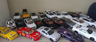 Kolleksiya kartları: Kolleksiya üçün die-cast model avtomobillər dəsti - Miqyas: əsasən
