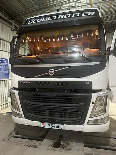 водитель такси без авто: Тягач, Volvo, Без прицепа — 1
