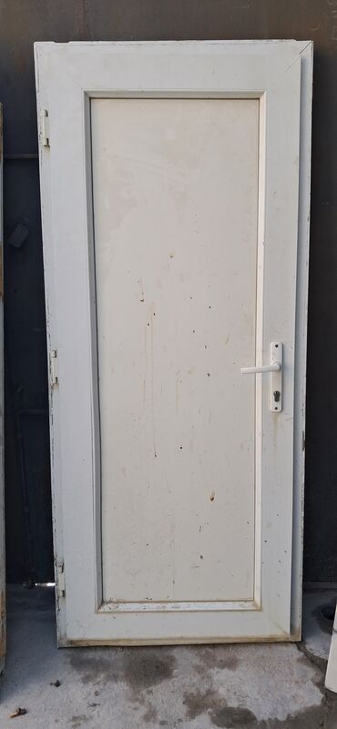 plastik pencere qapi: PVC giriş/qapı dəsti - Material: ağ rəngli PVC profil, metal