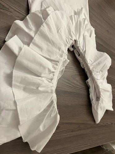 Baletkalar: Zara body bluz tezedir geyilmeyib 
L razmerdir — 10