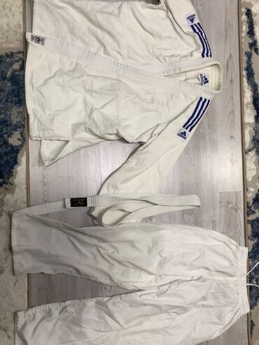 Kasalar: İdman dəsti, Adidas, L (EU 40), rəng - Ağ