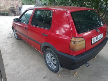 запчасть на мерс 814: Volkswagen Golf: 1993 г., 1.6 л, Механика, Бензин, Хетчбек