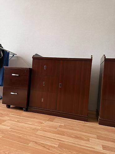 Гарнитуры для зала: Гарнитур корпусной мебели в классическом стиле, цвет — тёмный орех — 2