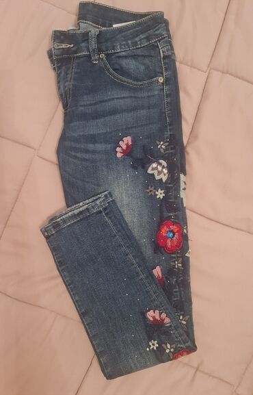 Farmerke: Farmerice kao nove. vel. s.m. polu obim struka su. 35cm. jedino — 11
