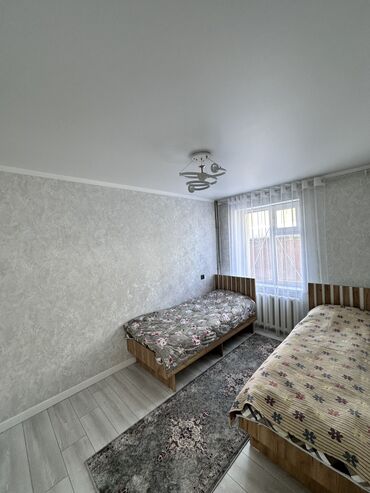 Посуточная аренда квартир: 3 комнаты, Душевая кабина, Постельное белье, Парковка — 10